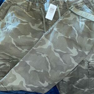 Brand new Torrid camouflage cargo pants!